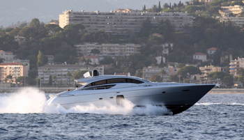 Pershing 90